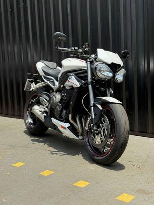 TRIUMPH STREET TRIPLE 765 RS TRIUMPH STREET TRIPLE 765 RS